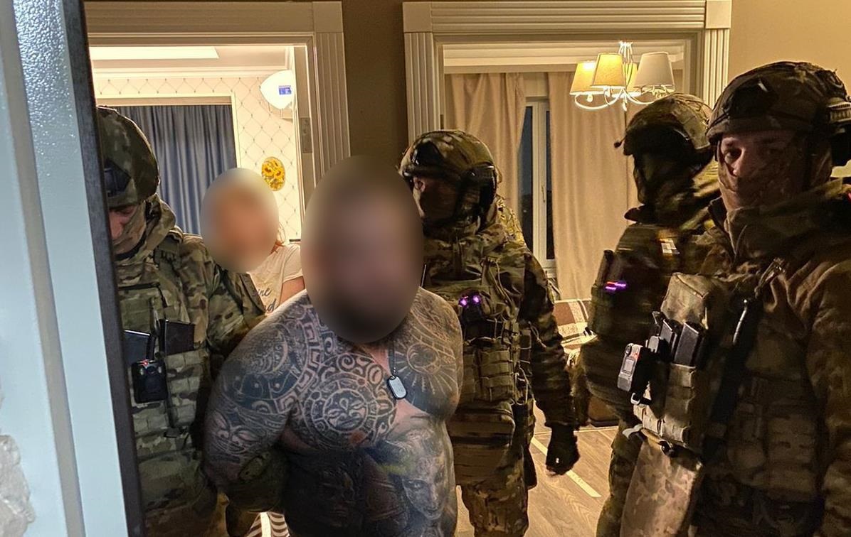 Продавали небезпечний наркотик: викрито сімейну злочинну організацію