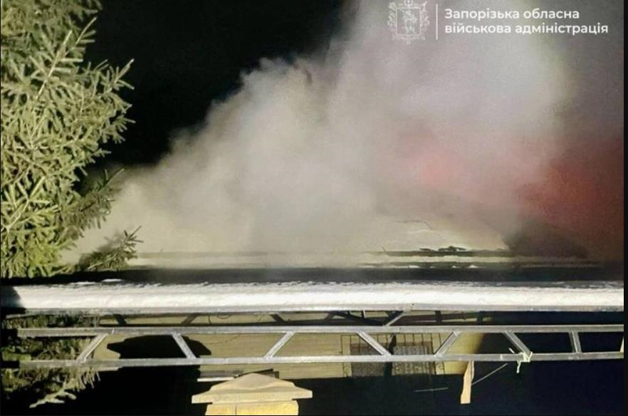 Росіяни вдруге за ніч атакували Запоріжжя: пошкоджені будинки