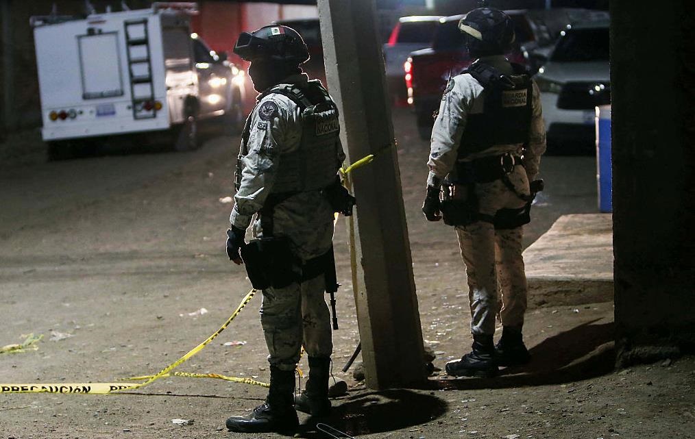 В Мексиці невідомі на футбольному стадіоні розстріляли 11 людей