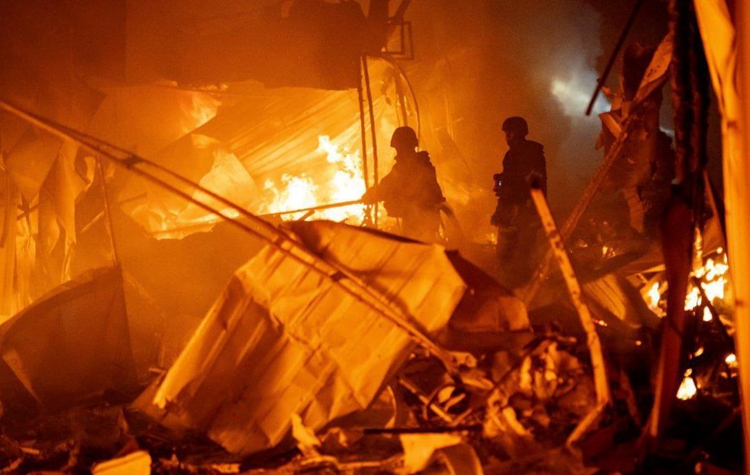 Атака дронів на Одесу: пошкоджена 9-поверхівка