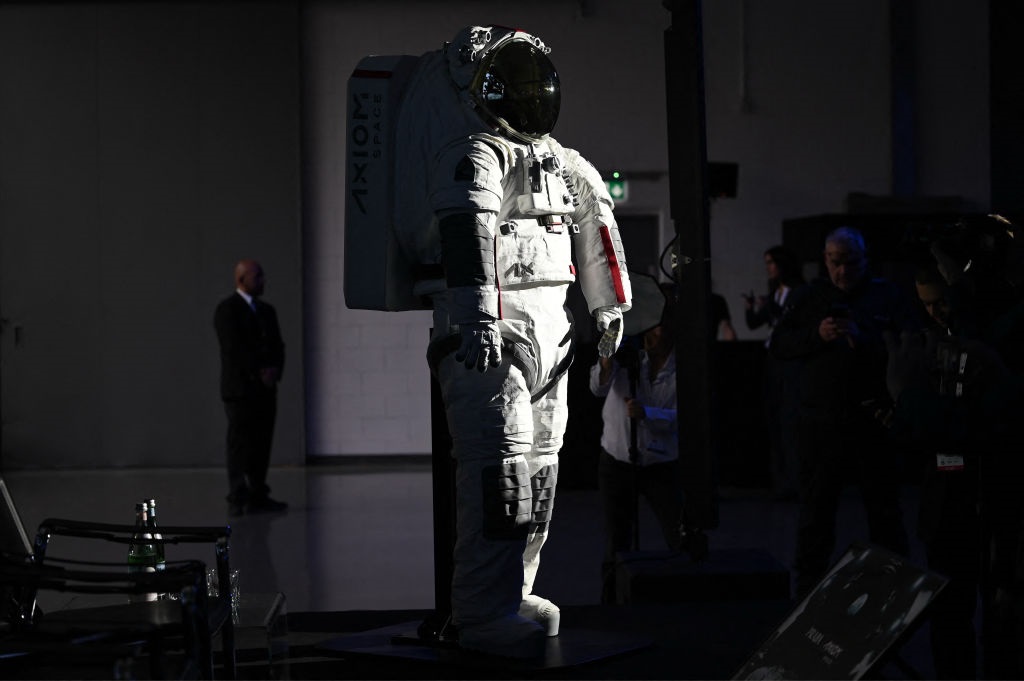 Axiom Space залучила $350 млн на розробку скафандрів та “заміну” МКС