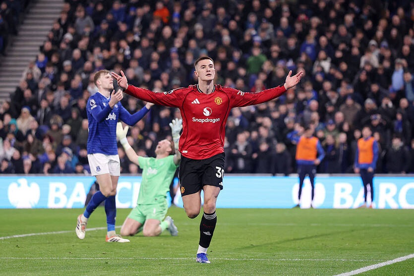 Манчестер Юнайтед виявився сильнішим за Евертон без українця