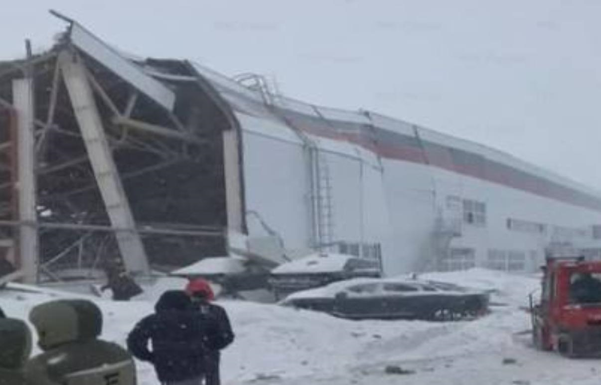 В РФ обвалився дах на автозаводі: є потерпілі