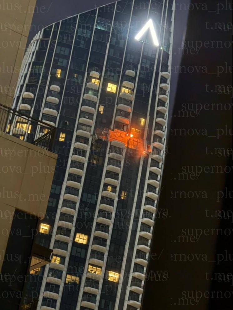 У Дубаї Герань-2 влетів у хмарочос – ЗМІ