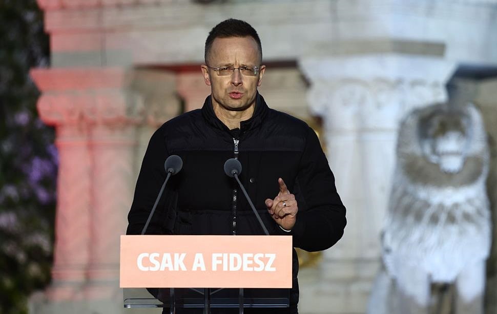 Сіярто зник з публічного простору після поразки Орбана – ЗМІ