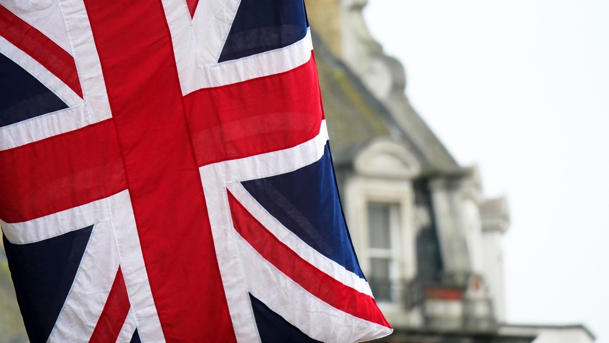 ЗМІ дізналися, чи братиме участь Британія у блокаді Ормузької протоки