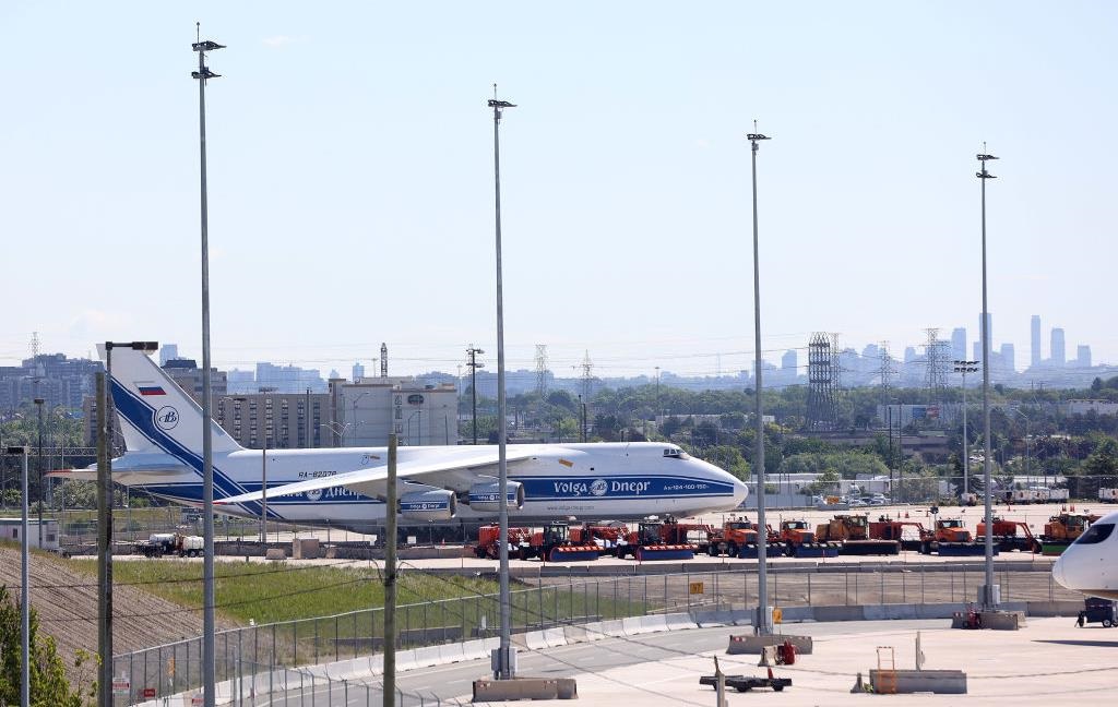 Суд в Канаді відмовив РФ у поверненні арештованого літака
